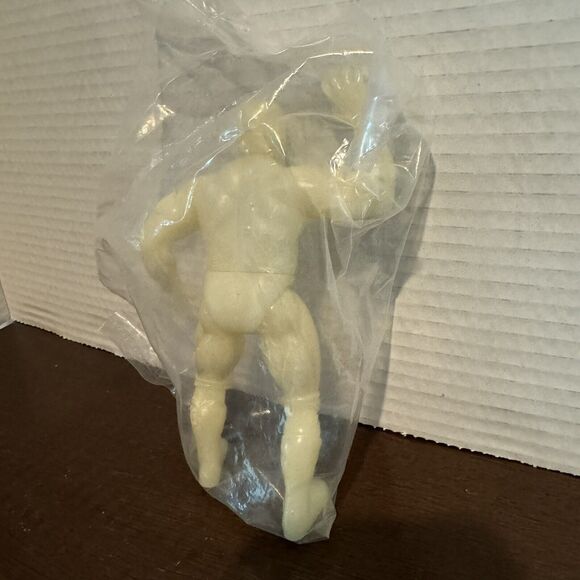 1999 Killer Kowalski Glow In The Dark Legends Of Wrestling Action Figure - Picture 6 of 8